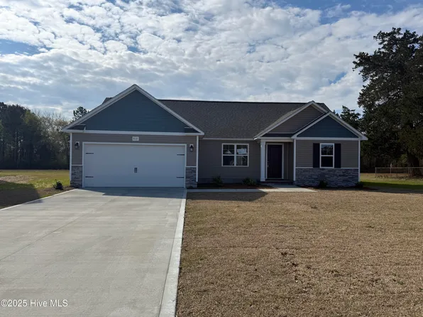 517 Orchard Creek Drive, Richlands, NC 28574