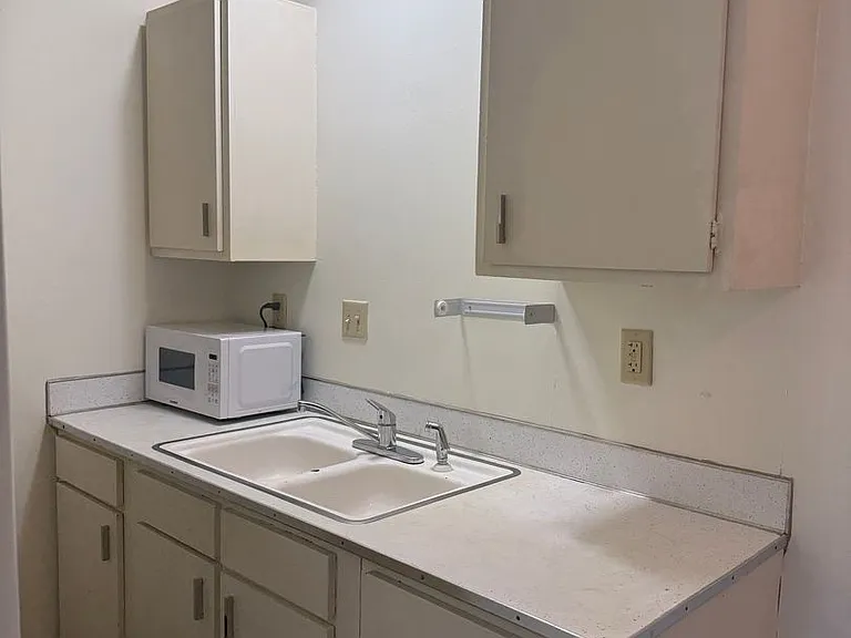 College Park Apartments — Photo 47