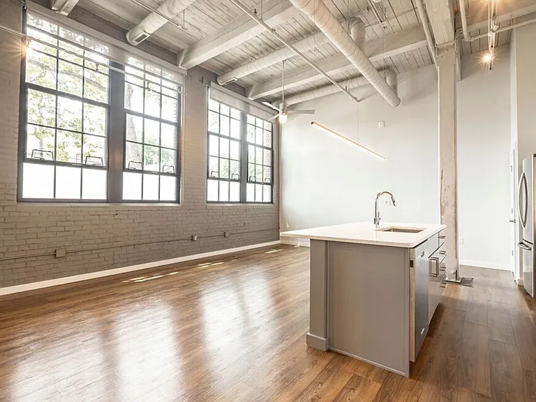 Mueller Lofts — Photo 7