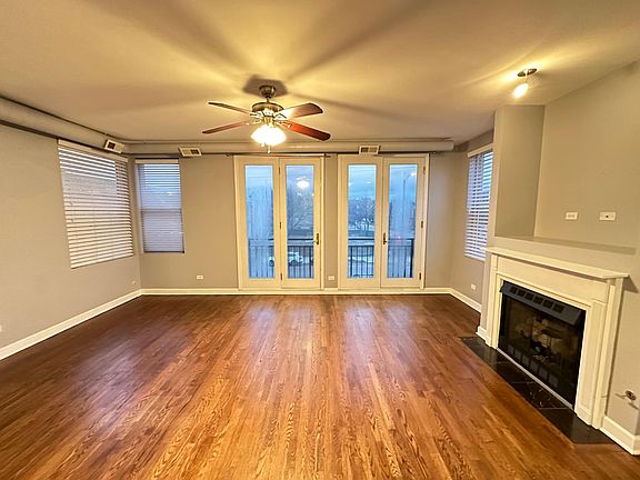3rd image of 748 S Western Ave APT 2