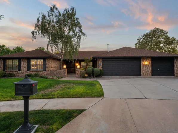 9504 Layton Pl NE, Albuquerque, NM 87111