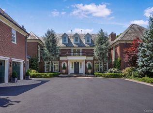 18 Gwynne Road, Melville, NY 11747