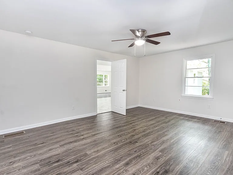 105 Mountain View Dr — Photo 8