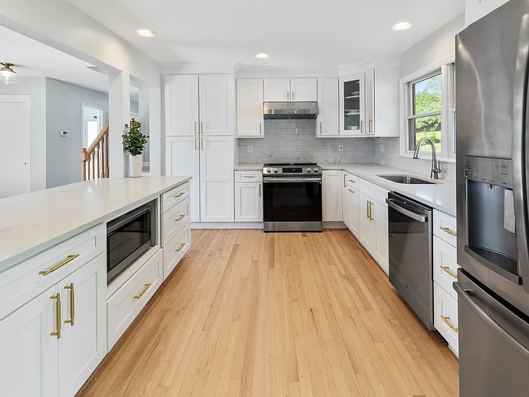 20 Underhill Dr — Photo 11