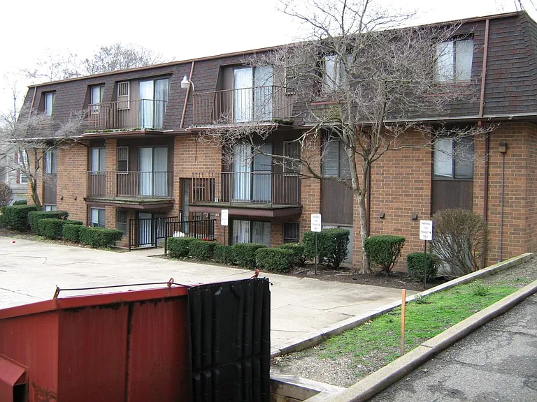 112 N Portage Path — Photo 9