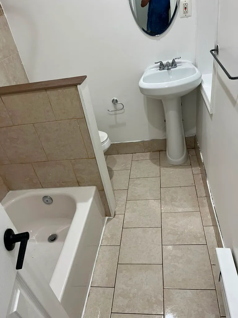 1 bed, 900 sqft, $1,175 — Photo 3