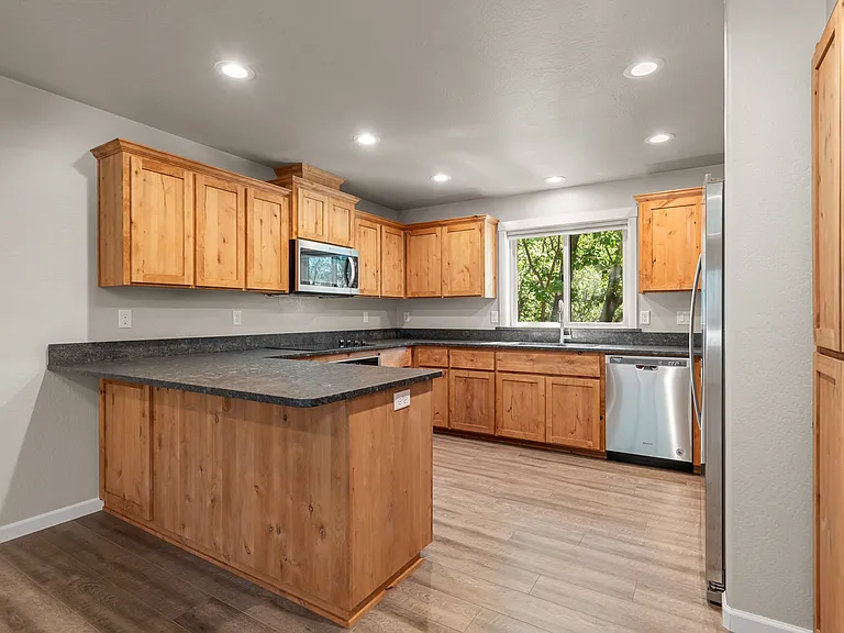 459 Hudson Ln — Photo 19