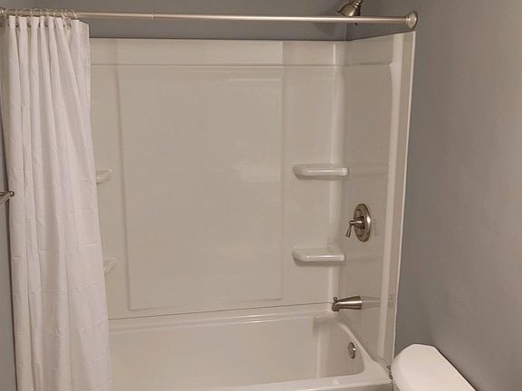 4th image of 512 Riggs Ct