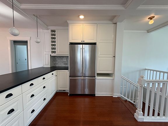 5th image of 3536 Meridian Ave N