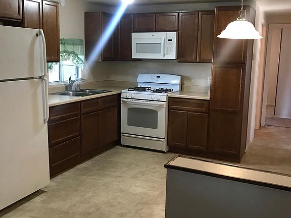 4th image of 653 S 93rd Pl