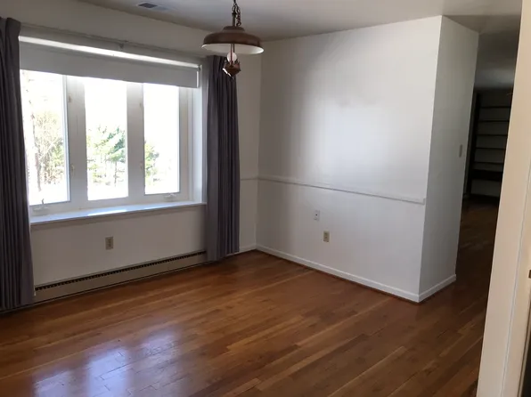 255 Golds Hill Rd, Winchester, VA 22603