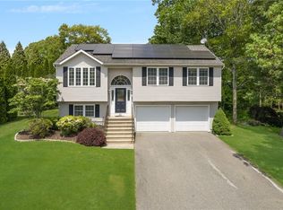 111 S Comstock Pkwy, Cranston, RI 02921