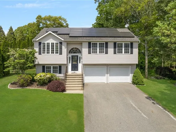 111 S Comstock Pkwy, Cranston, RI 02921
