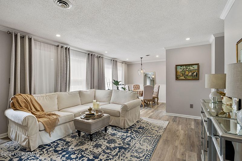 4th image of 1602 Cambridge Manor Drive
