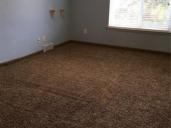 4th image of 44465 Savery Dr