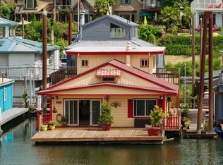 550 N Tomahawk Island Dr, Portland, OR 97217