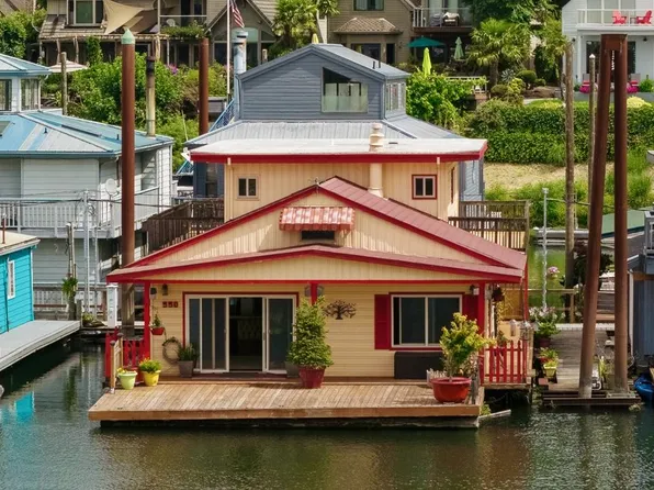 550 N Tomahawk Island Dr, Portland, OR 97217