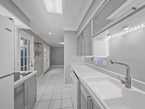 4040 San Felipe St APT 106, Houston, TX 77027