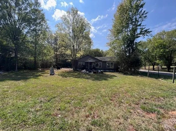 229 Stadium Dr, Savannah, TN 38372