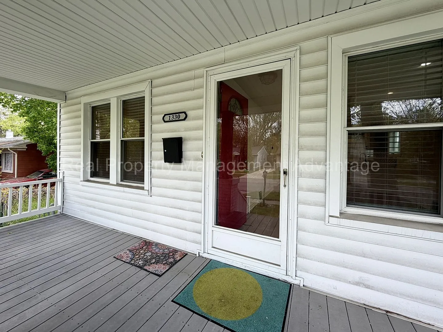 Complete Ferndale Renovation - 4 Bedrooms and Two Full Bathrooms! — Photo 4