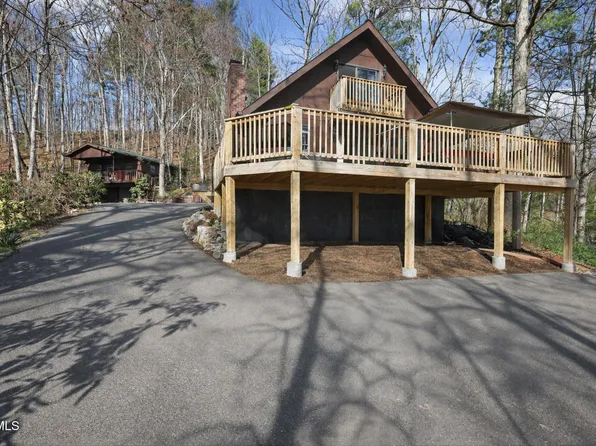 135 Hiddenwood Dr, Mountain City, TN 37683