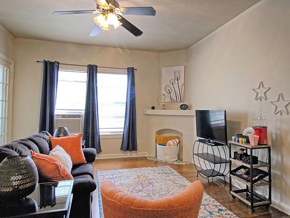 5th image of 405 W Rosewood Ave APT 4