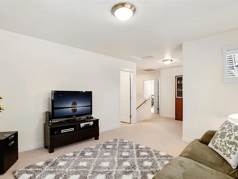 8824 Swenson Ave SE — Photo 15