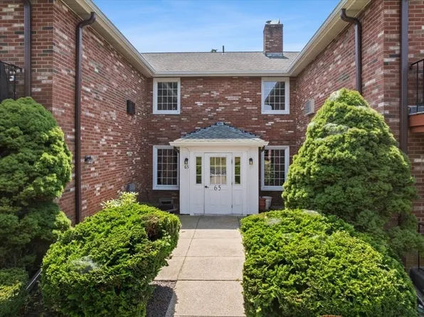 65 Fountain Ln APT 4, Weymouth, MA 02190