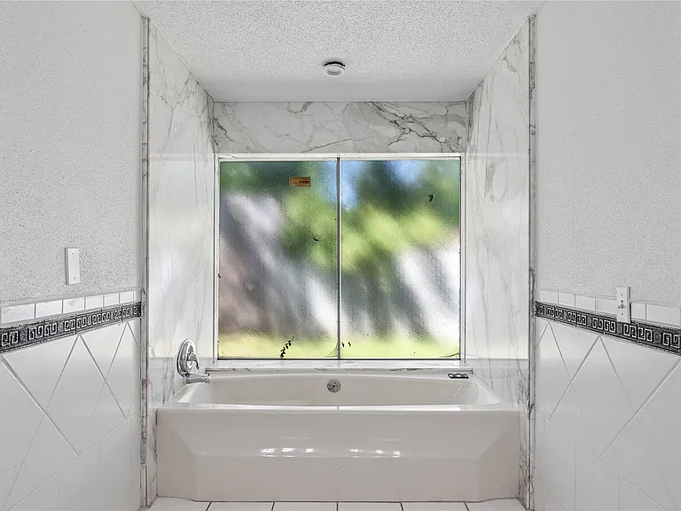 11906 Pepperdine Ln — Photo 17
