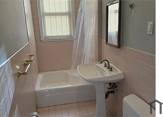 40 Schuyler St #1L — Photo 2