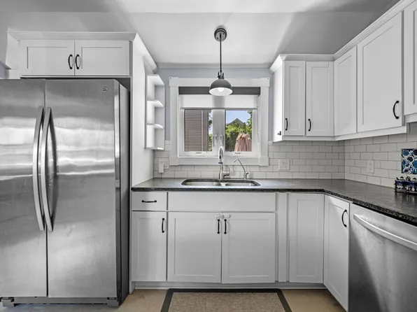 12 Boynton St, Swampscott, MA 01907