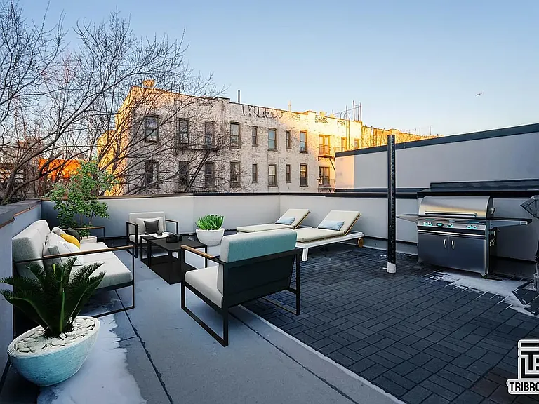 215 S 4th St #PHD — Photo 1