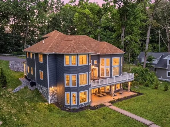 667 Seneca Rd, Rochester, NY 14622