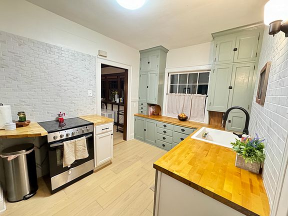 4th image of 3620 Bryant Ave S #2
