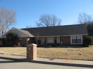 1300 Pine Oak Dr, Edmond, OK 73034