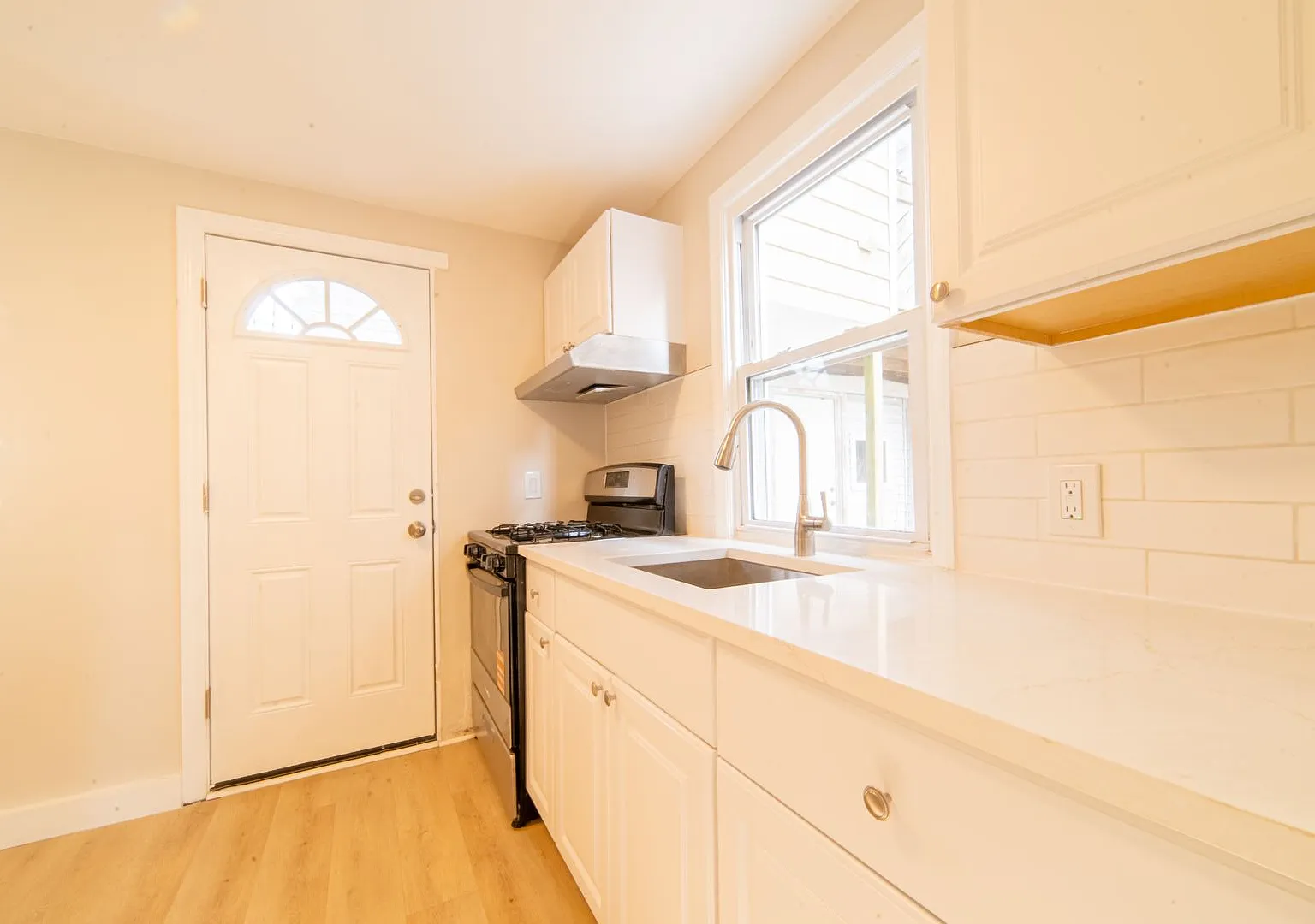 115 N Delancy Pl — Photo 4