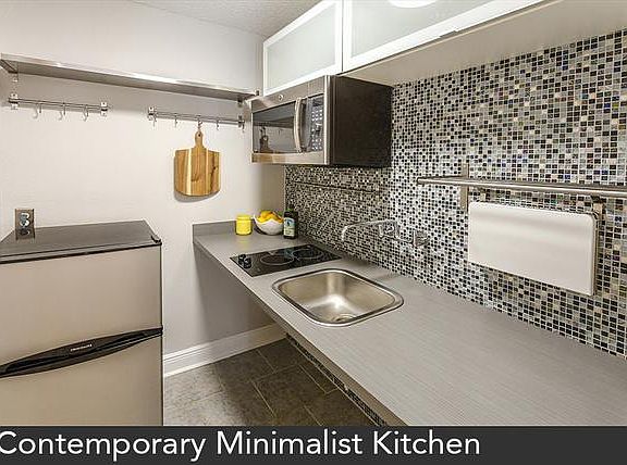 4th image of 610 1/2 W Horatio St APT 1