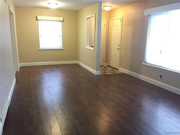2nd image of 1146 E Barrett Ave
