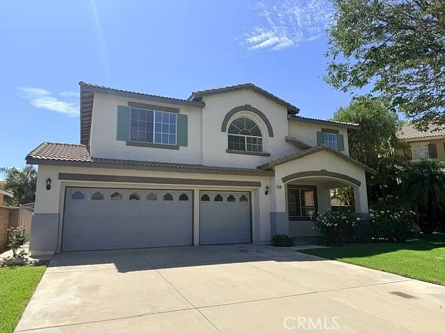 5 bed, 2.5 bath, 2830 sqft, $4,800 — Photo 2