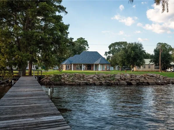 125 Pleasant St, Lake Arthur, LA 70549