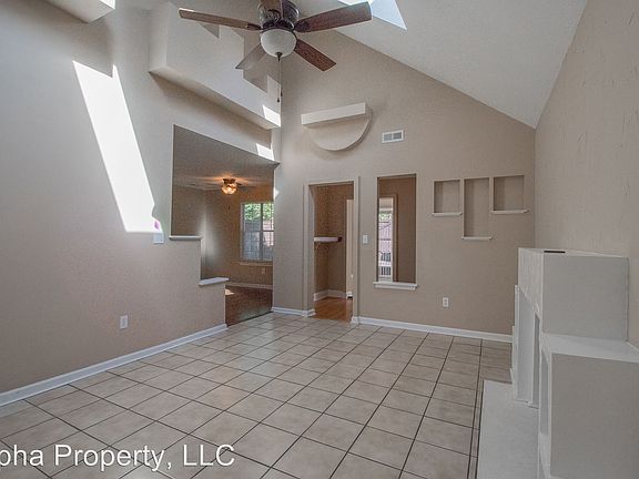 4th image of 104 Mosspoint Dr