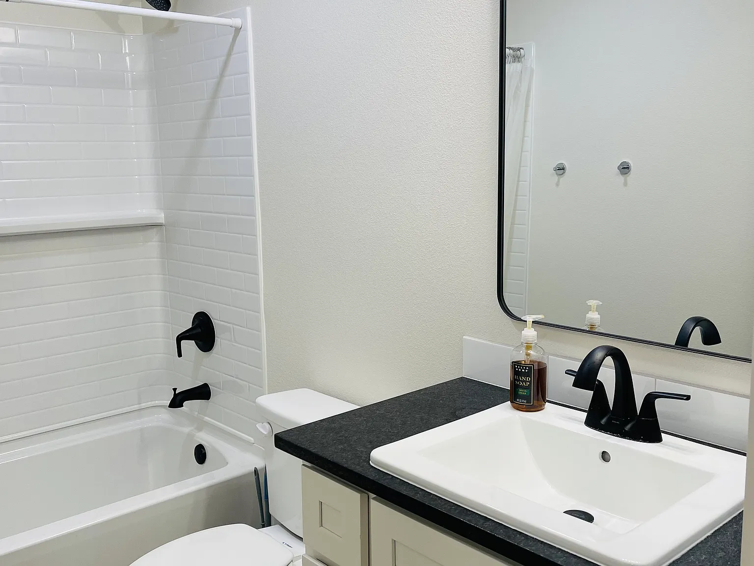 3 bed, 1350 sqft, $700 — Photo 4
