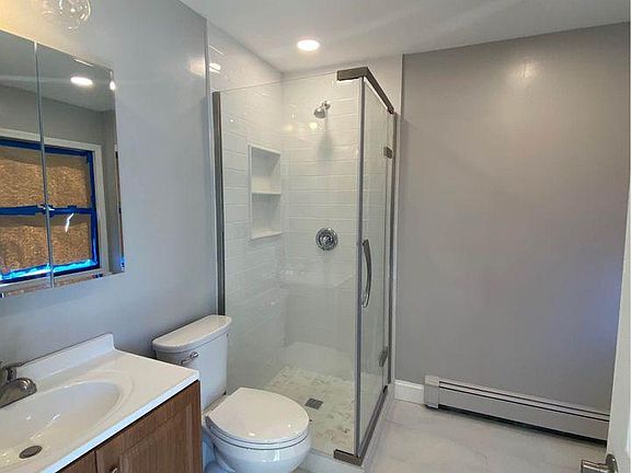 5th image of 308 Center Ln