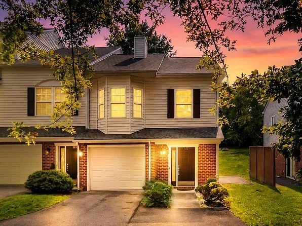 1215 Orange Leaf Ct, Christiansburg, VA 24073