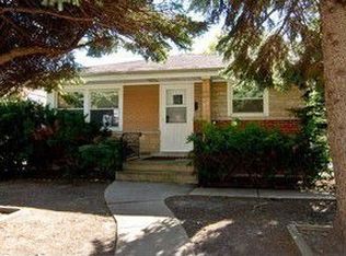 5121 Fairview Ln, Skokie, IL 60077
