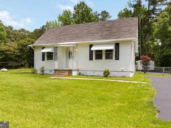 8185 Rivertown Rd, Fairburn, GA 30213