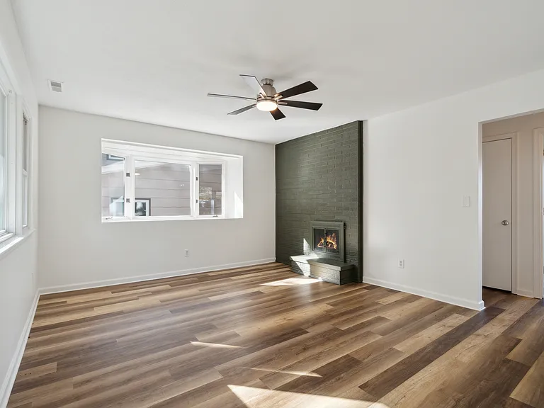 706 14th Ave — Photo 3