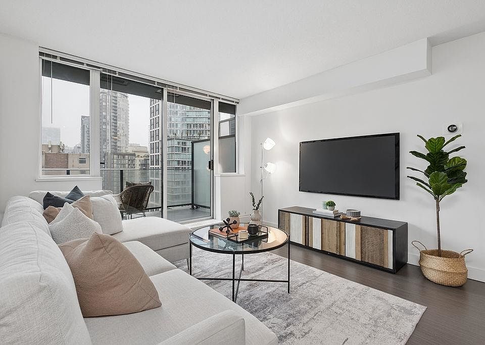 1st image of 1325 Rolston St #902