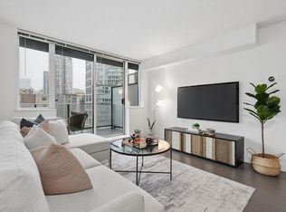 1325 Rolston St #902, Vancouver, BC V6B0M2