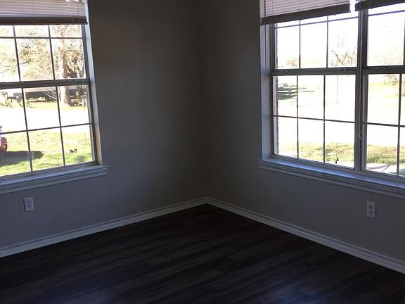 2nd image of 504 W Franklin St APT 105